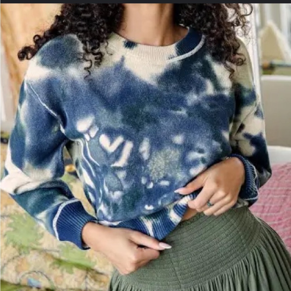 NATURAL LIFE Navy, Olive, and Cream Slightly Cropped Tie-Dye Sweater size M